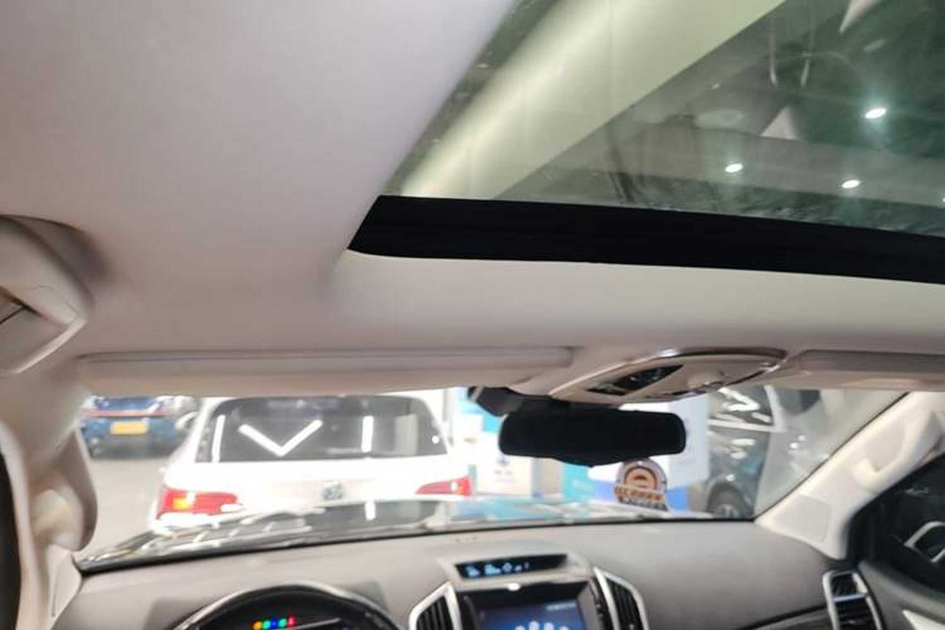 Used Haval H9 2017 2.0T Gasoline 4x4 Comfort Edition 7-Seater Headliner
