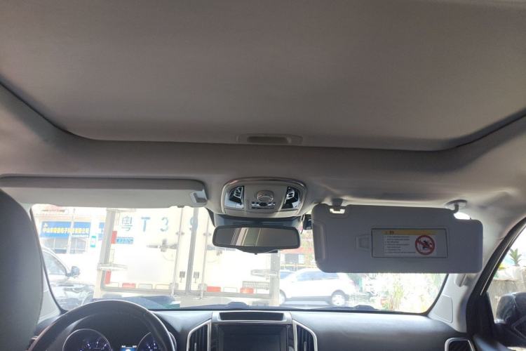 Used Haval H9 2017 2.0T Gasoline 4x4 Luxury 7-Seater Headliner
