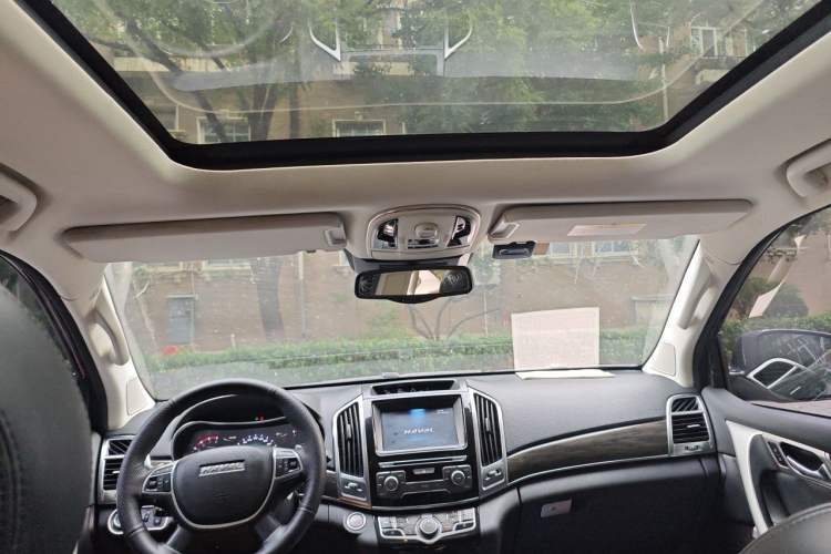 Used Haval H9 2017 2.0T Gasoline 4x4 Prestige Model 7 Seats Headliner