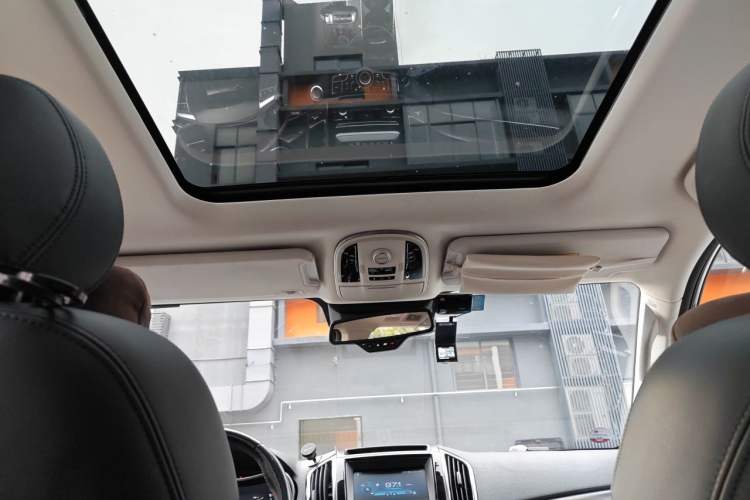 Used Haval H9 2017 2.0T Gasoline 4x4 Premium 5-Seater Headliner