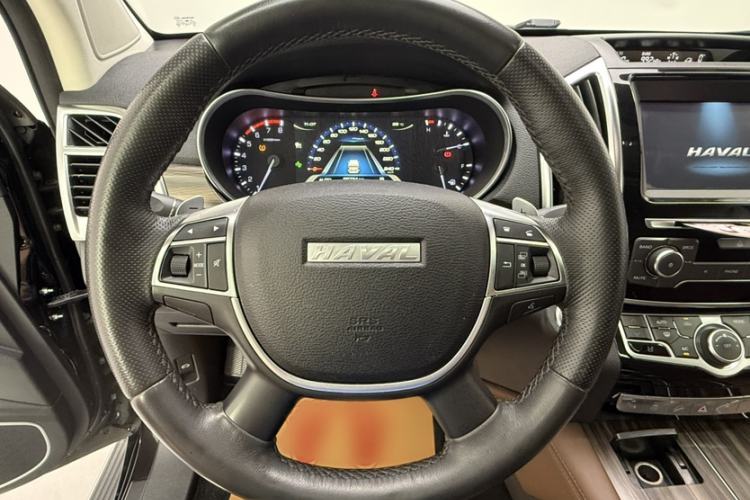 Used Haval H9 2017 2.0T Gasoline 4x4 Luxury 7-Seater Interior 6