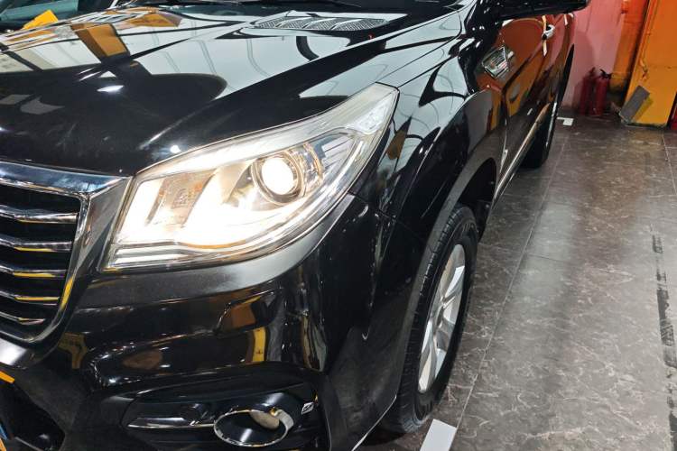 Used Haval H9 2017 2.0T Gasoline 4x4 Luxury 7-Seater Left Front Headlight
