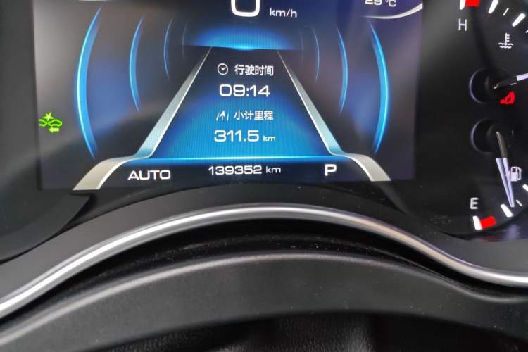 Used Haval H9 2017 2.0T Gasoline 4x4 Premium 5-Seater Odometer Close Up