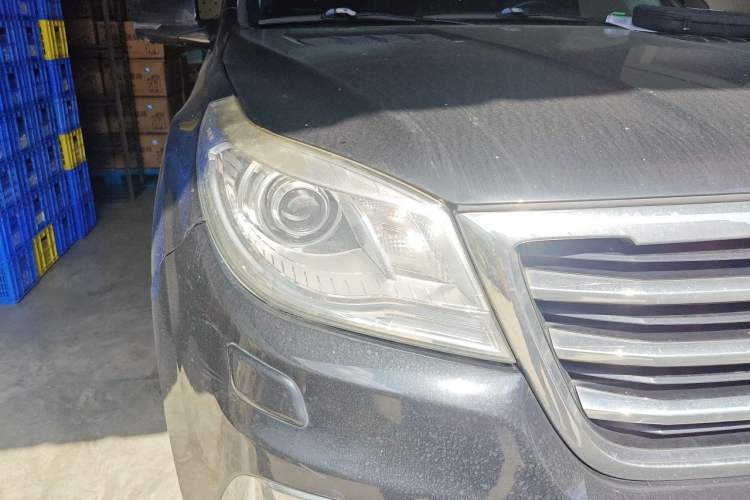 Used Haval H9 2017 2.0T Gasoline 4x4 Luxury 7-Seater Right Front Headlight
