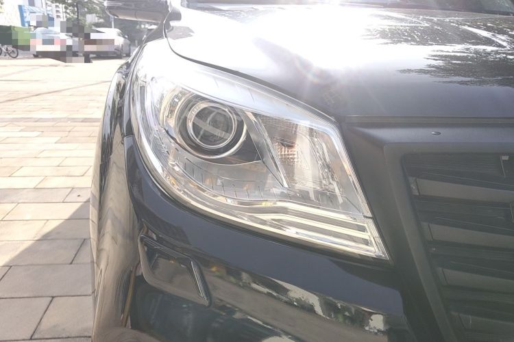 Used Haval H9 2017 2.0T Gasoline 4x4 Premium 5-Seater Right Front Headlight