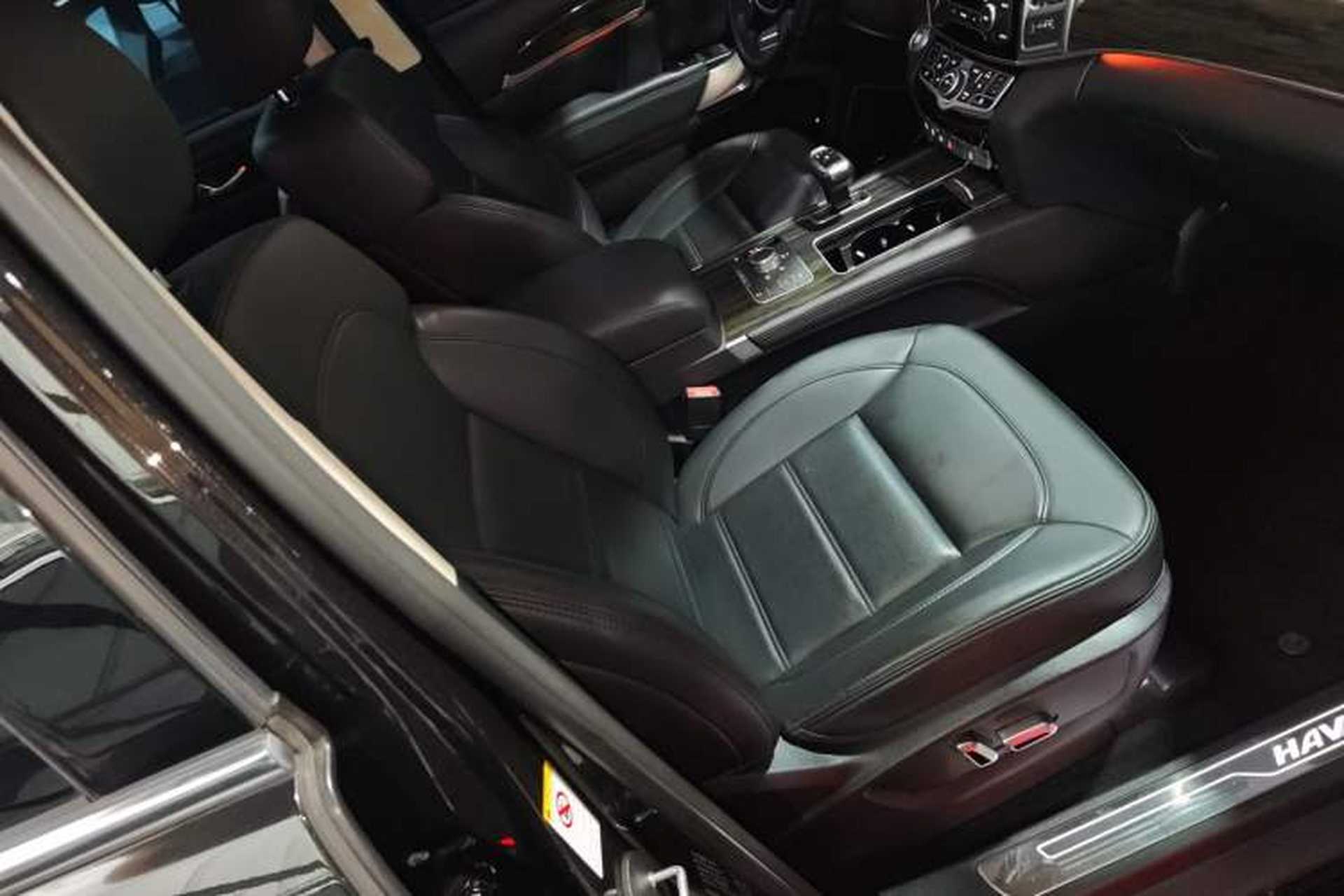 Used Haval H9 2017 2.0T Gasoline 4x4 Luxury 7-Seater Right Front Seat