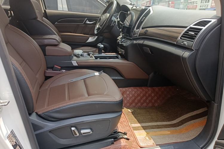 Used Haval H9 2017 2.0T Diesel 4x4 Luxury 7-Seater Right Front Seat