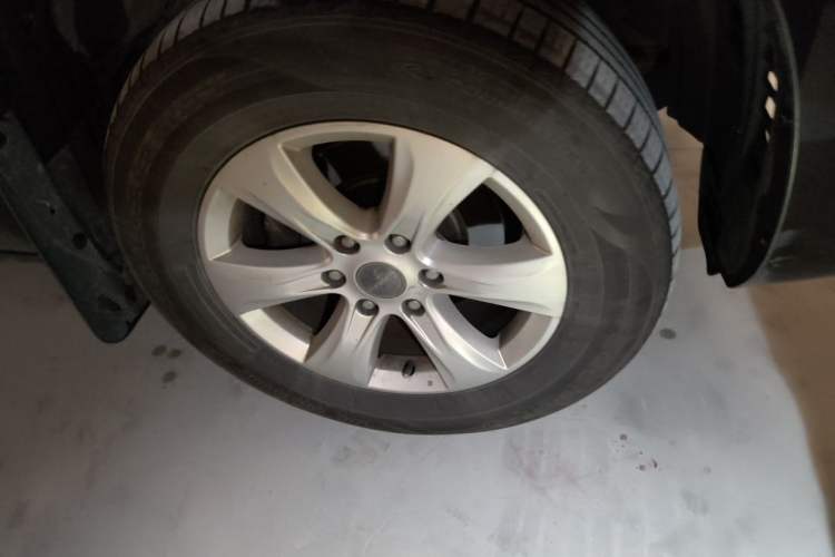 Used Haval H9 2017 2.0T Gasoline 4x4 Premium 5-Seater Right Front Wheel Hub