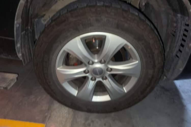 Used Haval H9 2017 2.0T Diesel 4x4 Premium 5-Seater Right Front Wheel Hub