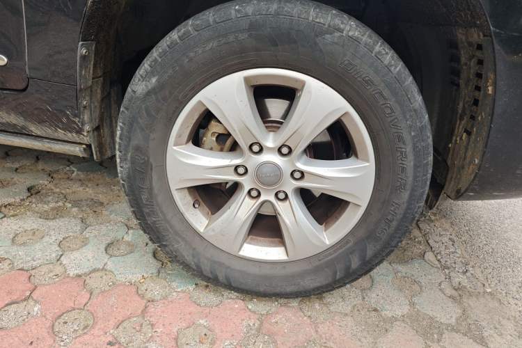 Used Haval H9 2017 2.0T Gasoline 4x4 Prestige Model 7 Seats Right Front Wheel Hub