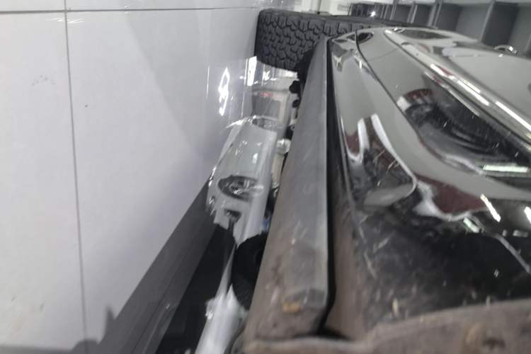 Used Haval H9 2017 2.0T Gasoline 4x4 Luxury 7-Seater Right Side Sill