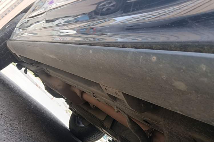 Used Haval H9 2017 2.0T Diesel 4x4 Luxury 7-Seater Right Side Sill