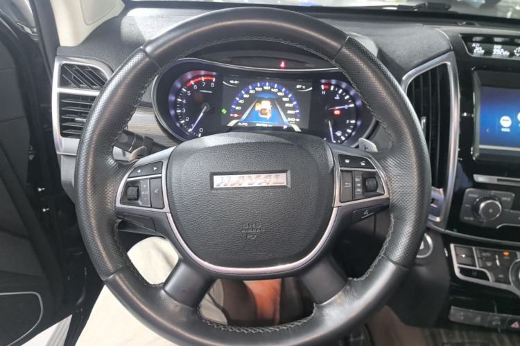 Used Haval H9 2017 2.0T Gasoline 4x4 Luxury 7-Seater Steering Wheel