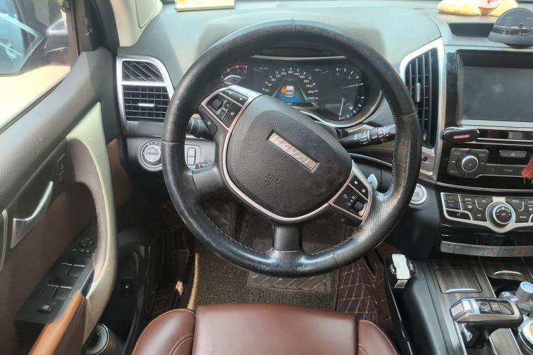 Used Haval H9 2017 2.0T Gasoline 4x4 Luxury 7-Seater Steering Wheel
