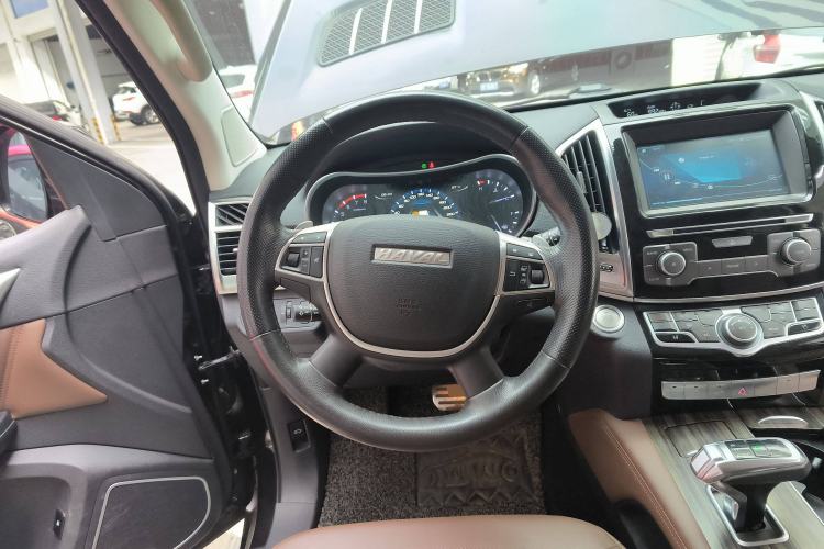 Used Haval H9 2017 2.0T Gasoline 4x4 Luxury 7-Seater Steering Wheel