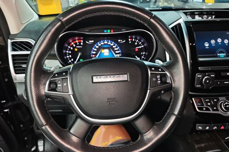 Used Haval H9 2017 2.0T Gasoline 4x4 Luxury 7-Seater Steering Wheel