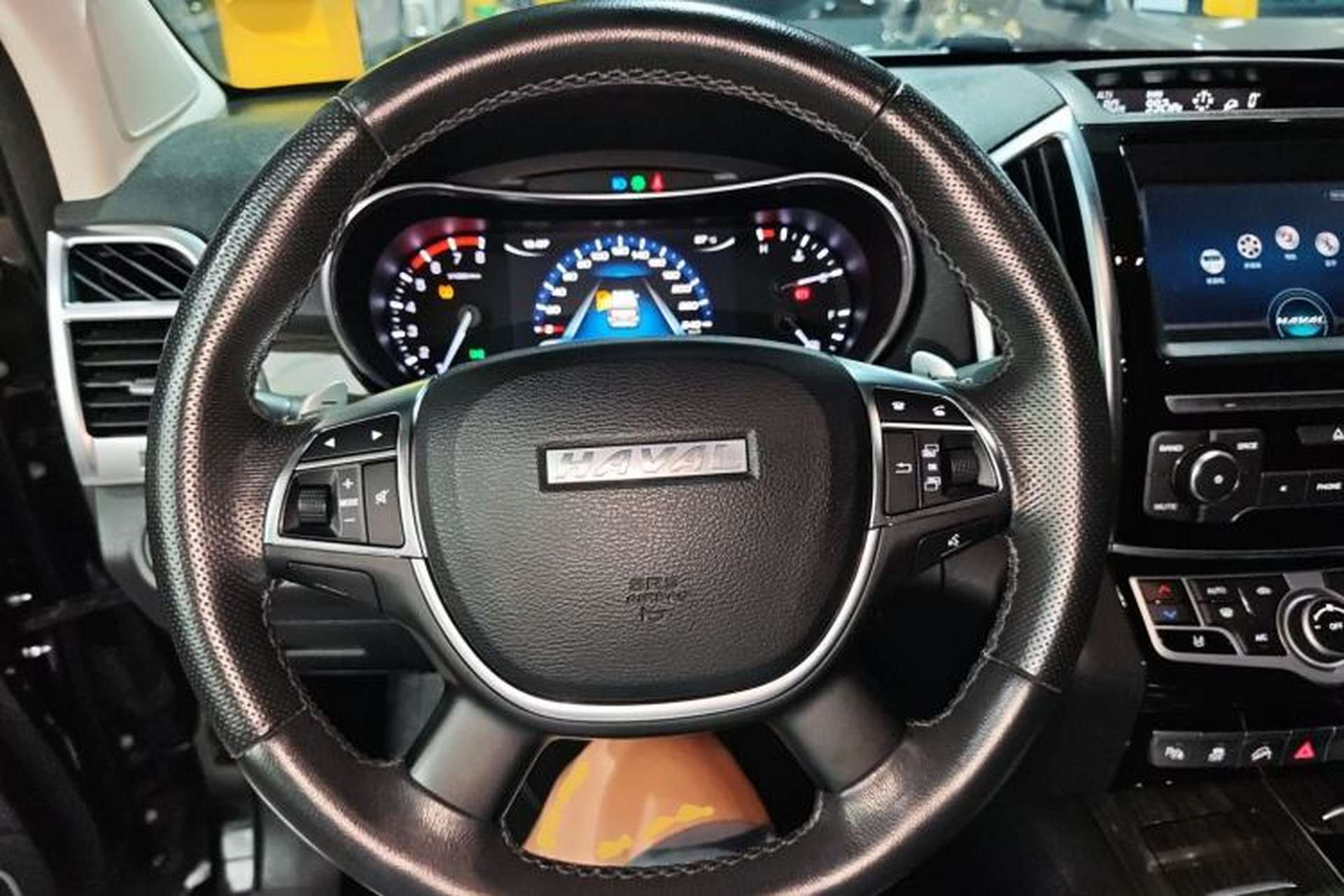 Used Haval H9 2017 2.0T Gasoline 4x4 Luxury 7-Seater Steering Wheel
