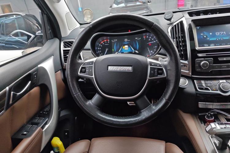 Used Haval H9 2017 2.0T Gasoline 4x4 Premium 5-Seater Steering Wheel