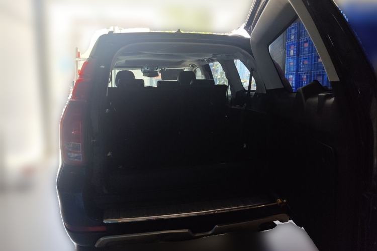 Used Haval H9 2017 2.0T Gasoline 4x4 Luxury 7-Seater Trunk