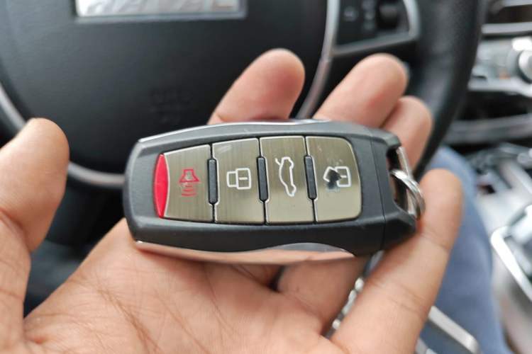Used Haval H9 2017 2.0T Gasoline 4x4 Premium 5-Seater Vehicle Key