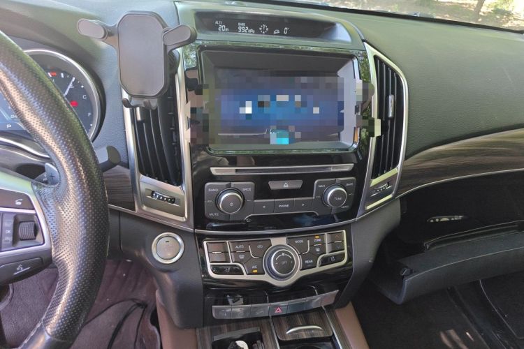 Used Haval H9 2017 2.0T Gasoline 4x4 Premium 5-Seater Audio And AC Panel