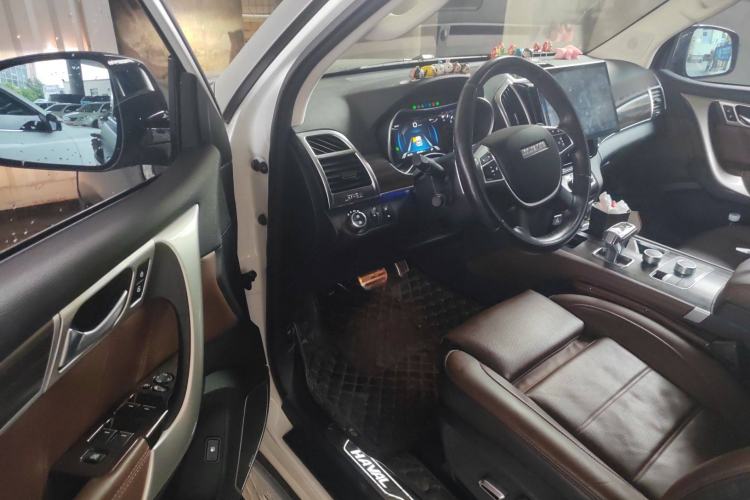 Used Haval H9 2017 2.0T Diesel 4x4 Premium 5-Seater Driver Seat