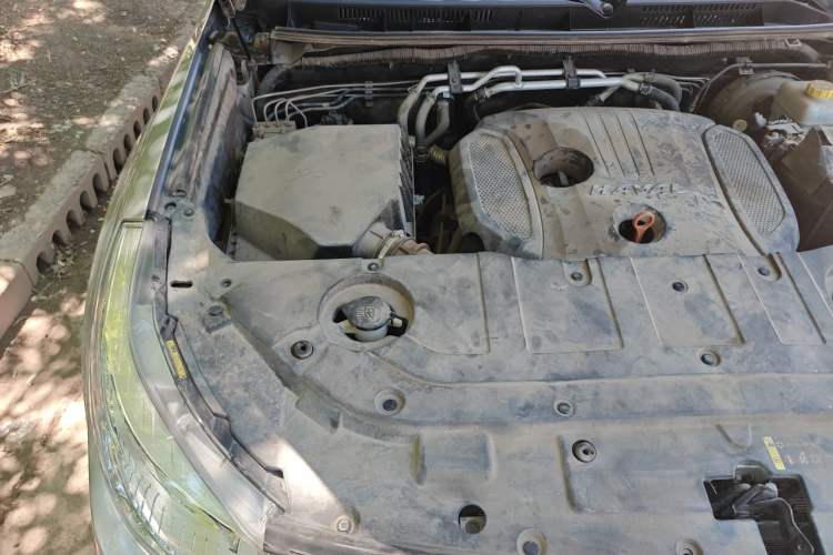 Used Haval H9 2017 2.0T Gasoline 4x4 Premium 5-Seater Engine Bay Right