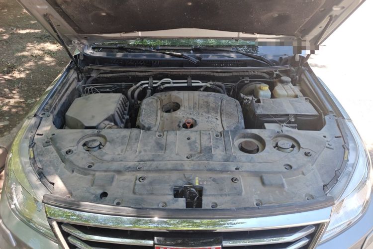 Used Haval H9 2017 2.0T Gasoline 4x4 Premium 5-Seater Engine Bay