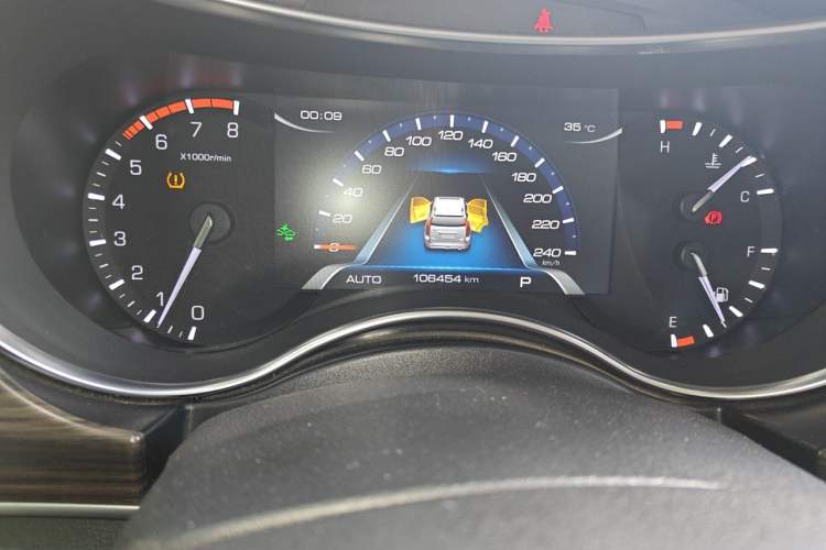 Used Haval H9 2017 2.0T Gasoline 4x4 Luxury 7-Seater Odometer Close Up