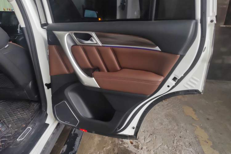Used Haval H9 2017 2.0T Diesel 4x4 Premium 5-Seater Right Rear Door Interior