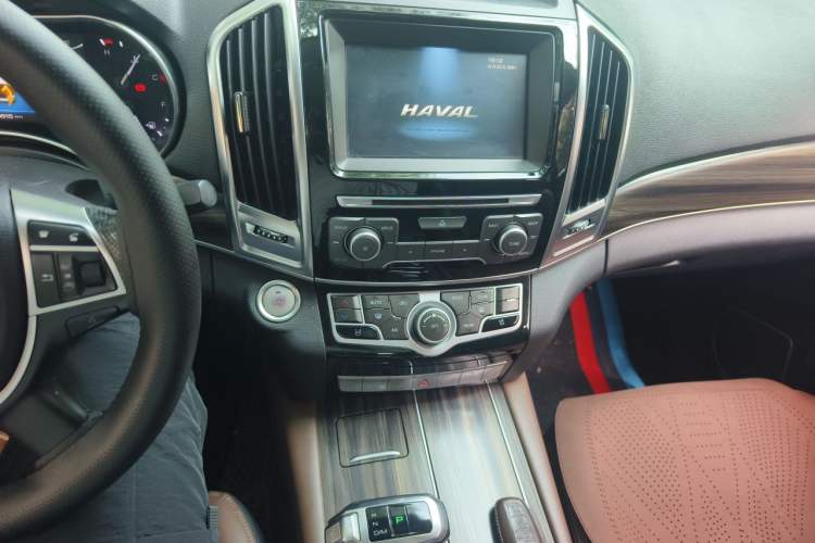 Used Haval H9 2017 2.0T Gasoline 4x4 Premium 5-Seater Audio And AC Panel