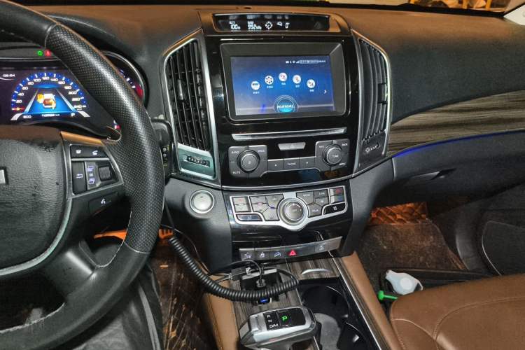 Used Haval H9 2017 2.0T Diesel 4x4 Luxury 7-Seater Audio And AC Panel