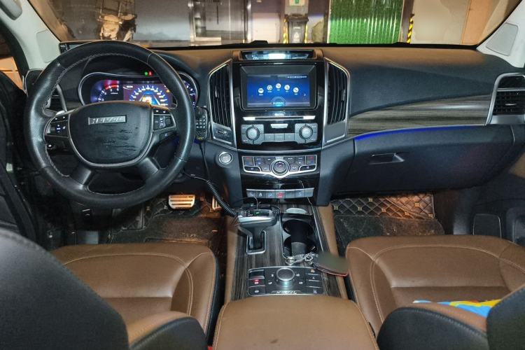 Used Haval H9 2017 2.0T Diesel 4x4 Luxury 7-Seater Center Console