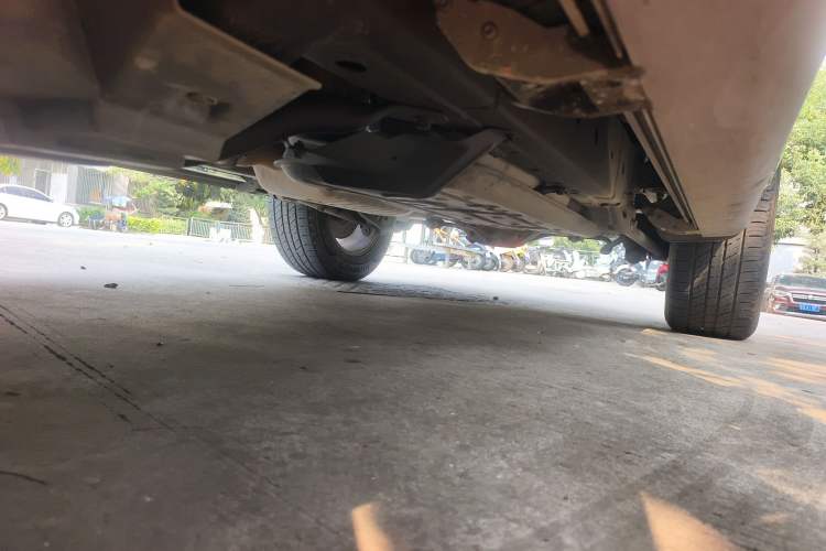 Used Haval H9 2017 2.0T Diesel 4x4 Premium 5-Seater Chassis Front Left