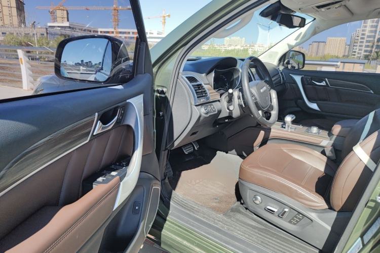 Used Haval H9 2017 2.0T Gasoline 4x4 Luxury 7-Seater Driver Seat
