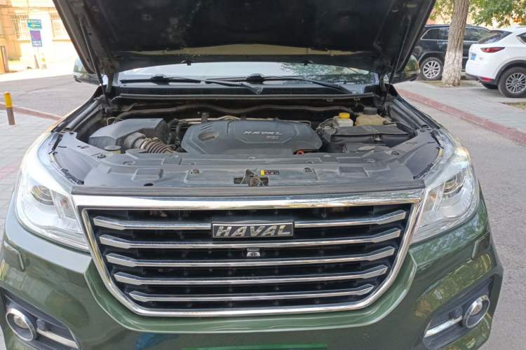Used Haval H9 2017 2.0T Diesel 4x4 Luxury 7-Seater Engine Bay