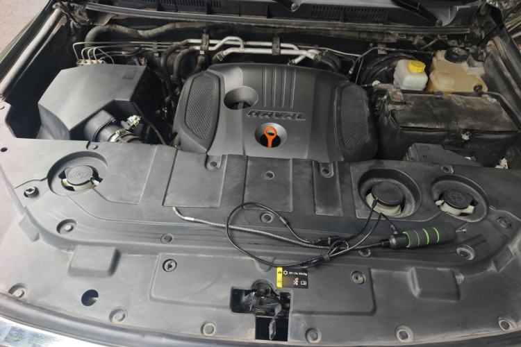 Used Haval H9 2017 2.0T Gasoline 4x4 Premium 5-Seater Engine Bay