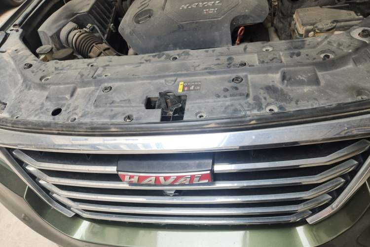 Used Haval H9 2017 2.0T Diesel 4x4 Premium 5-Seater Engine Bay