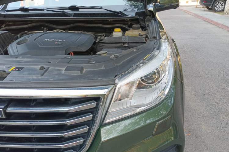 Used Haval H9 2017 2.0T Diesel 4x4 Luxury 7-Seater Engine Bay Left