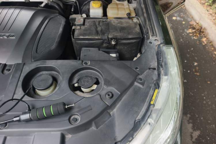 Used Haval H9 2017 2.0T Gasoline 4x4 Premium 5-Seater Engine Bay Left