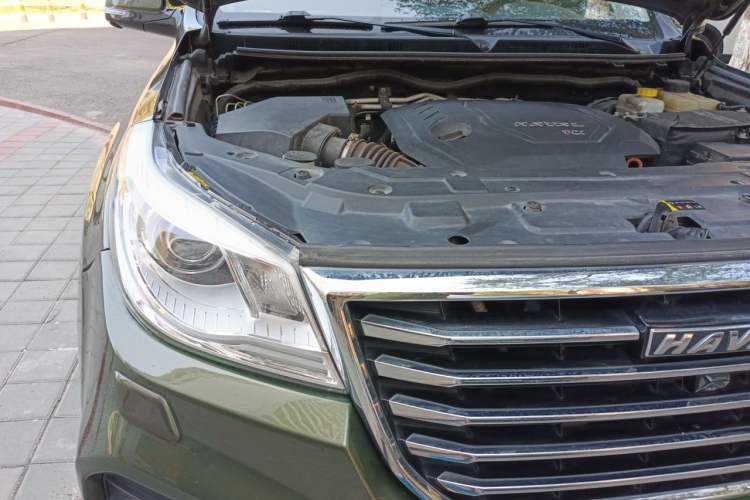 Used Haval H9 2017 2.0T Diesel 4x4 Luxury 7-Seater Engine Bay Right