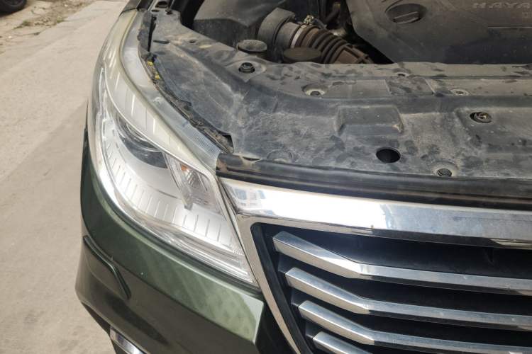 Used Haval H9 2017 2.0T Diesel 4x4 Premium 5-Seater Engine Bay Right