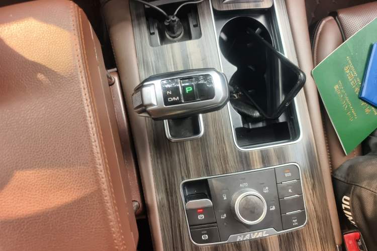 Used Haval H9 2017 2.0T Diesel 4x4 Premium 5-Seater Gear Lever