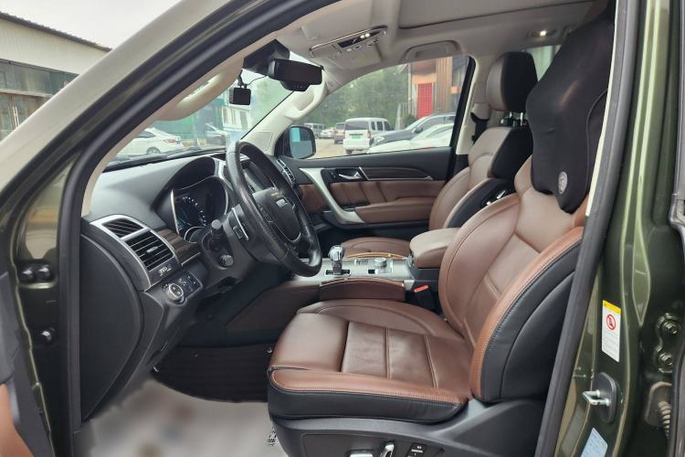 Used Haval H9 2017 2.0T Gasoline 4x4 Premium 5-Seater Interior 2