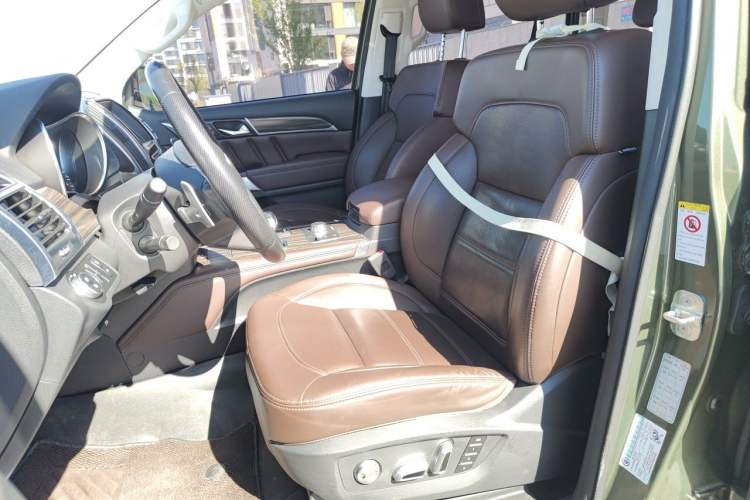 Used Haval H9 2017 2.0T Gasoline 4x4 Luxury 7-Seater Left Front Seat
