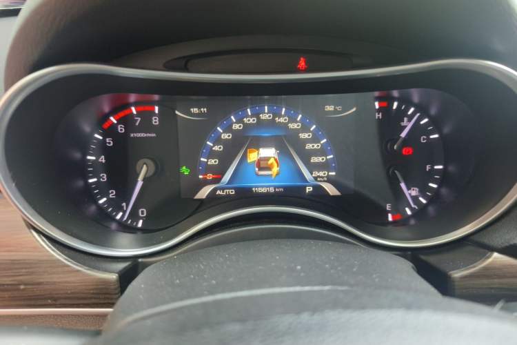 Used Haval H9 2017 2.0T Gasoline 4x4 Premium 5-Seater Odometer Close Up