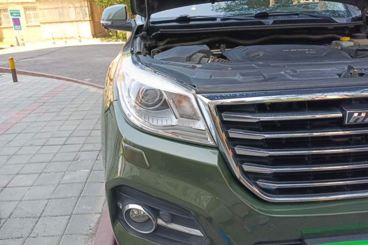 Used Haval H9 2017 2.0T Diesel 4x4 Luxury 7-Seater Right Front Headlight