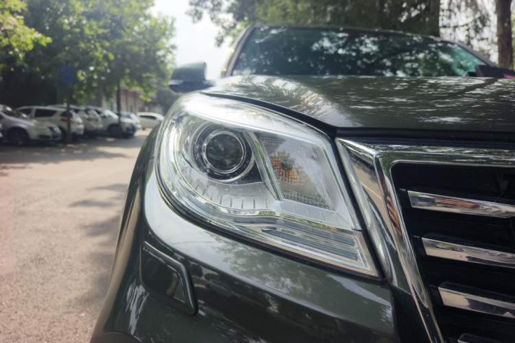 Used Haval H9 2017 2.0T Gasoline 4x4 Premium 5-Seater Right Front Headlight