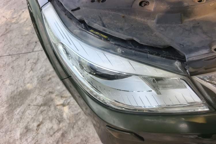 Used Haval H9 2017 2.0T Diesel 4x4 Premium 5-Seater Right Front Headlight