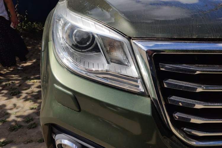 Used Haval H9 2017 2.0T Gasoline 4x4 Luxury 7-Seater Right Front Headlight